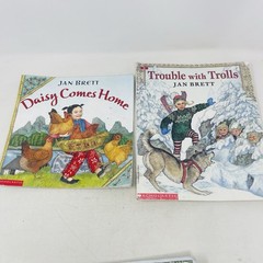 Lot of 9 Jan Brett Scholastic Paperbacks Hat Mitten Hedgie Trouble with Trolls