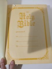 Vintage Holy Bible King James Version „Our Family Bible” 1971 White & Gold 11.5”