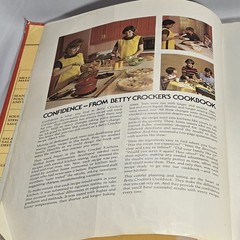 Vintage 1970’s Betty Crocker’s Cookbook New & Revised Edition Red Hardcover*READ