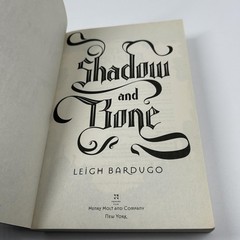 Shadow And Bone Leigh Bardugo YA Fantasy Square Fish Paperback Special Ed Book
