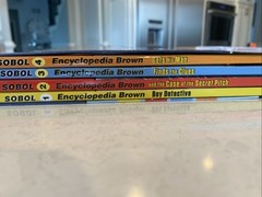 Encyclopedia Brown Box Set 4 Books 2007, Box or Slipcased / Digest Paperback)