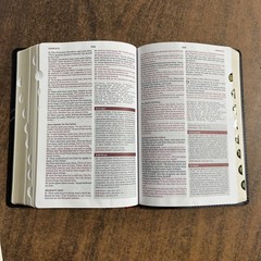 KJV Word Study Reference Bible Thumb Indexed – $104.99 Retail – Bonded Leather