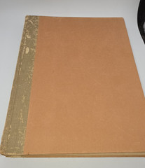 Living with Antiques Edited by Alice Winchester Galahad Books