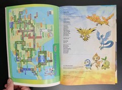 Pokémon Platinum Version The Official Strategy Guide Book 2009 w/ Map & Stickers