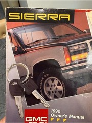 Sierra GMC 1992 owner’s manual OEM used X-9204 regular extended 4-door chassis