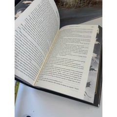 Onyx Storm Rebecca Yarros Deluxe Hardcover Sprayed Edges The Empyrean Book 3