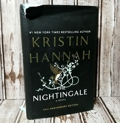 The Nightingale: A Novel – Deluxe Edition Kristin Hannah (2025, Hardcover)