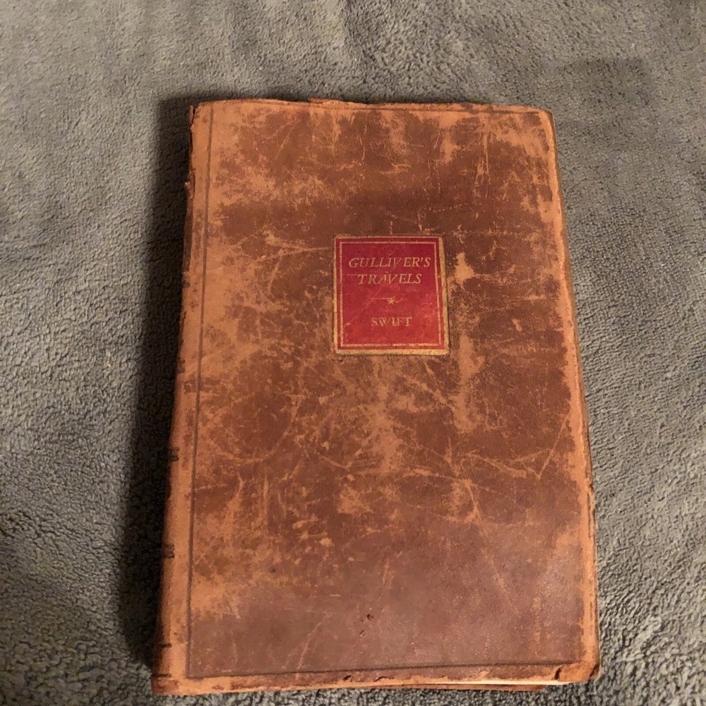 Gulliver’s Travels by D. Swift. Leather Hardback 1932. Binding Loose. 304 Pages