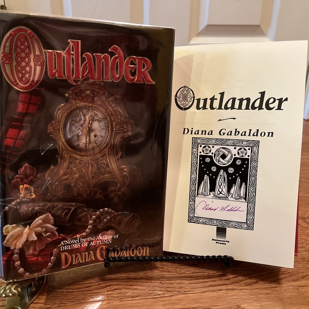 Diana Gabaldon – Outlander FLAT SIGNED BP 1st Edition 5th Printing Book 1 – 1991