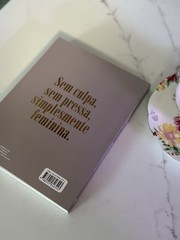 Feminina Tudo pode ser leve | Karine Rizzardi Português
