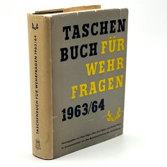 Taschenbuch für Wehrfragen 1963/64 German Cold War Military Defense Strategy
