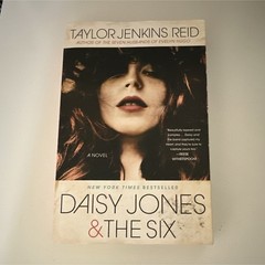 Taylor Jenkins Reid Daisy Jones & The Six Reese’s Book Club Novel PB 2020