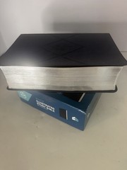 CSB Baker Illustrated Study Bible (2018 – Navy Diamond Design/LeatherTouch)