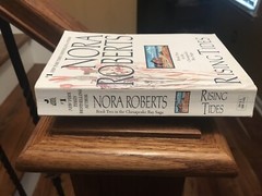 1998 „Rising Tides” Book by Nora Roberts – Used, 342 Pages, Paperback