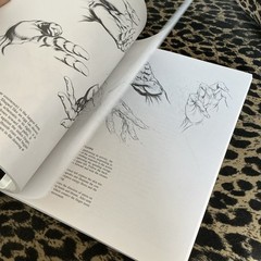 Drawing Dynamic Hands by Burne Hogarth (1988, Trade Paperback)