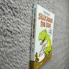 The Big Book Of Silly Jokes For Kids Carole P. Roman Kids Humor PB Callisto Blue
