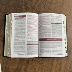 KJV Word Study Reference Bible Thumb Indexed – $104.99 Retail – Bonded Leather