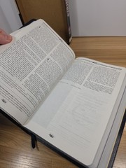 NELSON’S STUDENT BIBLE NEW KING JAMES VERSION By Larry Richards & Sue Richards