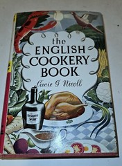 The English Cookery Book, Lucie G. Nicoll, 1963 – Great Condition HC 381 pages