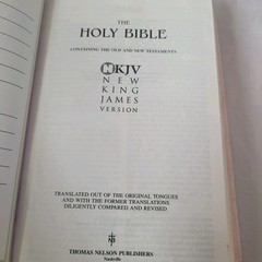 Vtg Small Hands Ed Precious Moments Bible The New King James Version