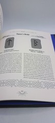 Divination, A guide to predicting the future Michael Johnstone The occult