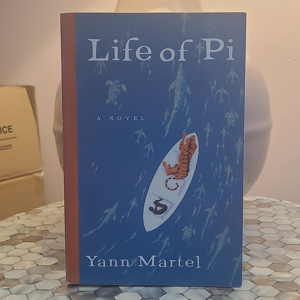 Life of Pi Yann Martel Paperback English Fiction Sea Stories Book Club Edition