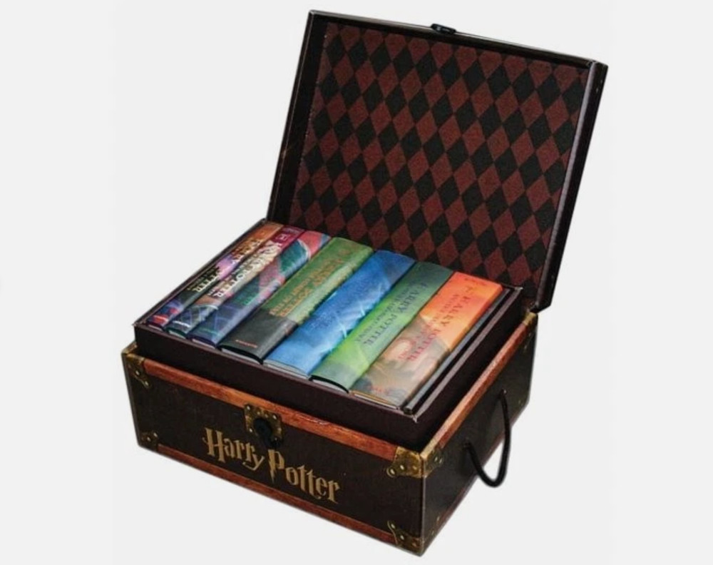 NEW Harry Potter Hardcover Boxed Set: Books 1-7 (Trunk) (Hardcover)
