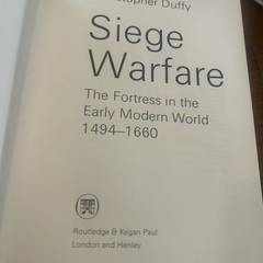 Siege Warfare : The Fortress in the Early Modern World, 1494-1660 HCDJ 1st Ed VG
