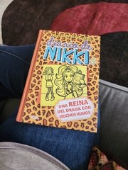DIARIO DE NIKKI # 9 UNA REINA DEL DRAMA CON MUCHOS HUMOS/ By Rachel Renee