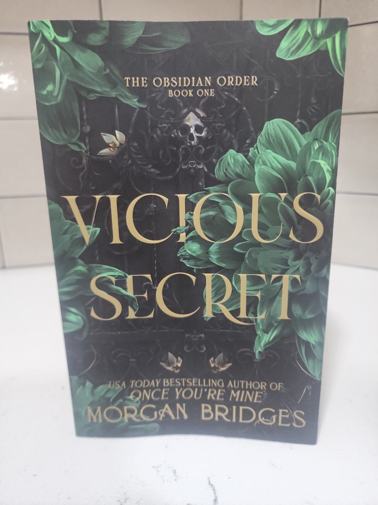 Vicious Secret: A Dark Romance (Deluxe Limited Edition) by Morgan Bridges Paperb