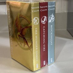 The Hunger Games Box Set Foil Edition Books Paperback Catching Fire NEW SEALED