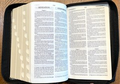 Russian/English Parallel Bible, Synodal/KJV, Black Imitation Leather Zip Cover