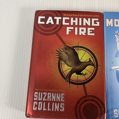 SUZANNE COLLINS Hunger Games Book Lot 2 Catching Fire Mockingjay Hardcovers