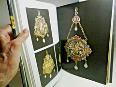 Jewelry 7000 Years-Edited by Hugh Tait-Hardcover-255 pages-Printed in Italy 1986