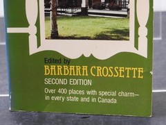 Vintage America’s Wonderful Little Hotels By Crossette (1984 Paperback) Book G4