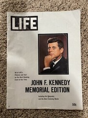 Vintage Life Memorial Edition John F. Kennedy 1963 Photographs 45 pages VG
