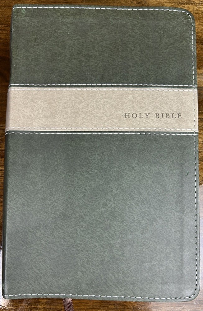 Holy Bible NLT New Living Translation Leather 2007 Tyndale Green