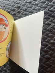 BLUEY. THE BEACH. PUFFIN BOOKS. 10 BY 10CM. APPROX 25 PAGES.