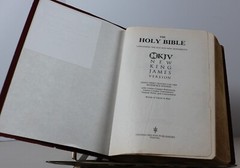 Holy Bible New King James Version Giant Print Center Column Reference Edition