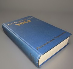 HC Autobiography of a Yogi PARAMHANSA YOGANANDA 9th Edition 1968 Spiritual Yoga