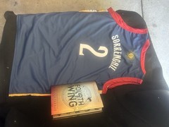 Sorrengail jersey/Fourth Wing book