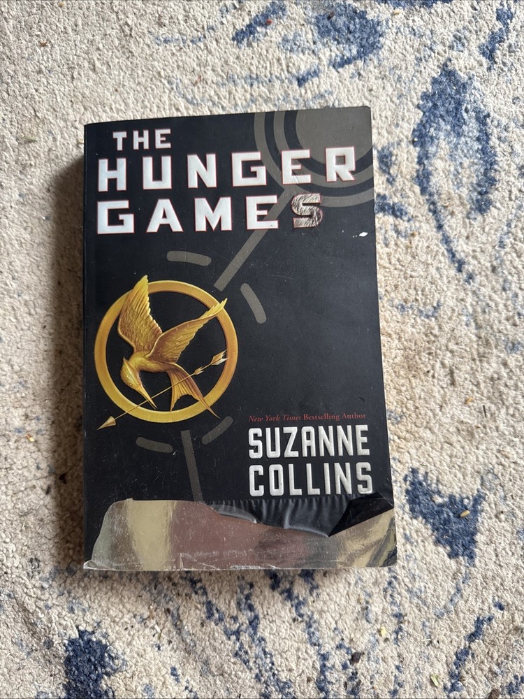 The Hunger Games (Book 1) – Paperback By Suzanne Collins 🔥🔥🔥