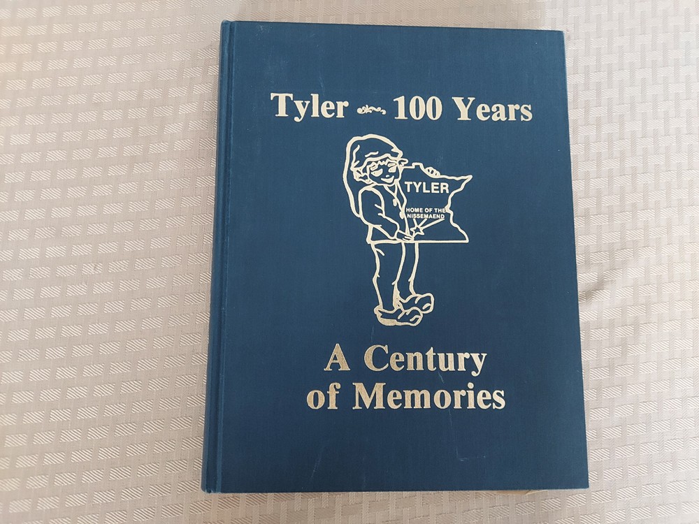 Tyler, MN „Tyler 100 Years A Century of Memories” 1987 128 Pages