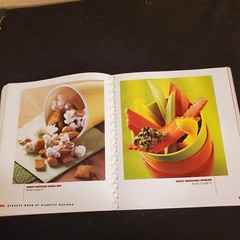 Better Homes and Gardens Biggest Book of Diabetic Recipes Spiral Bound 415 pages