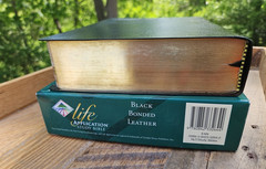 VG! Boxed Classic 1996c. NLT Life Application Study Bible Black Bonded Leather