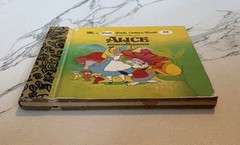 Vtg 1991 A Little Little Mini 2.75” Golden Book #43 Alice In Wonderland – Disney