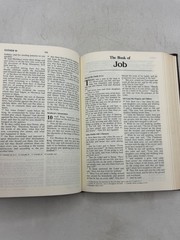 Holy Bible New King James Version NKJV 1982 Thomas Nelson Religious Text