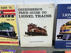 Greenberg’s Guide to Lionel Trains ..SEVERAL VERSIONS AND OTHERS