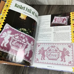 Annie’s Favorite – QUICK & EASY PROJECTS – 60 DESIGNS – 160 Pages – Hardcover