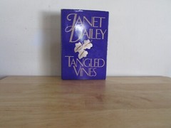 Tangled Vines by Janet Dailey Hardcover Dust Jacket Romance Novel 1992 332 pages